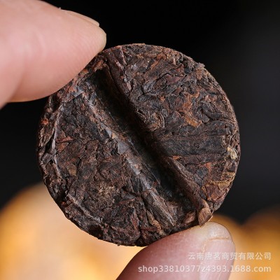 批发 云南普洱茶饼 迷你小沱茶 勐海 醇香熟茶 糯米香原味小金饼图5